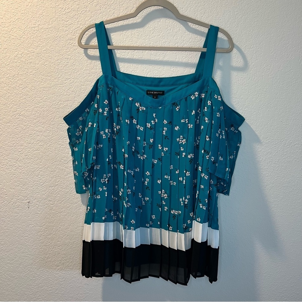 Women’s Lane Bryant teal floral cold shoulder short sleeve blouse size 20